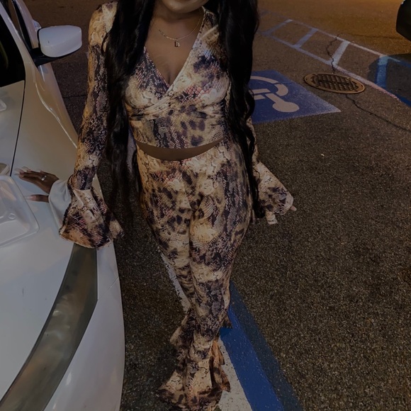 Two piece set - Picture 4 of 5